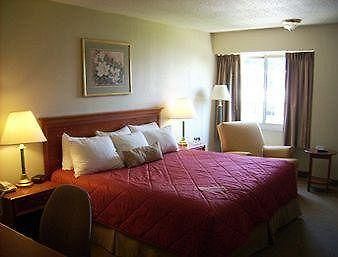 Ramada Burlington Hotel And Conference Center Extérieur photo