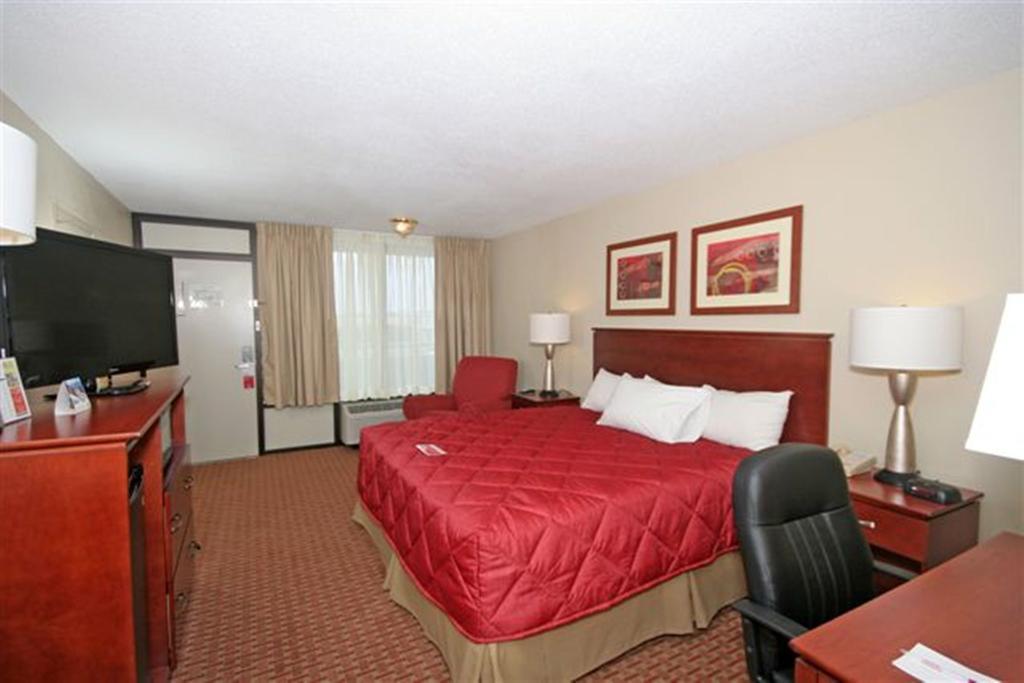 Ramada Burlington Hotel And Conference Center Chambre photo